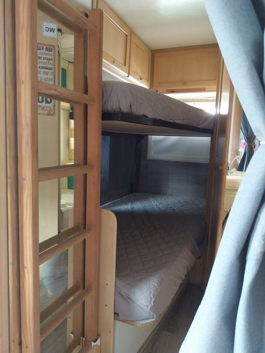 Aluga-se autocaravana