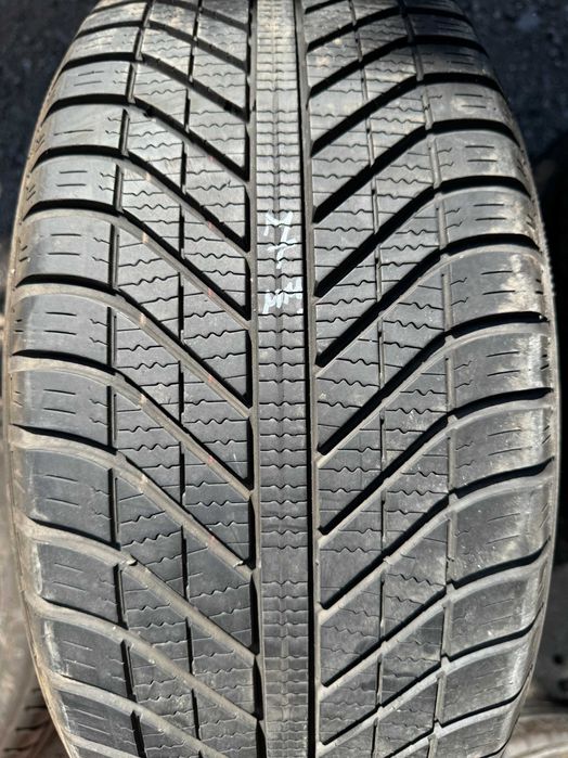 Шини GOODYEAR 225/50 R17 98V, Vector4Seasons, всесезонна резина