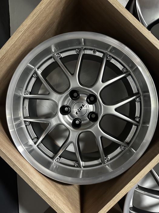 Нові Німецькі різноширокі диски R19 5x120 8/9J Et20 dia76,1