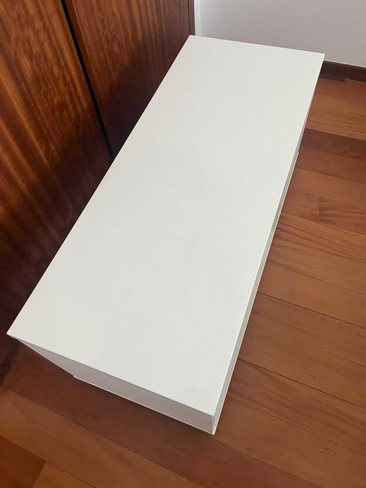 Móvel de TV VIHALS da IKEA