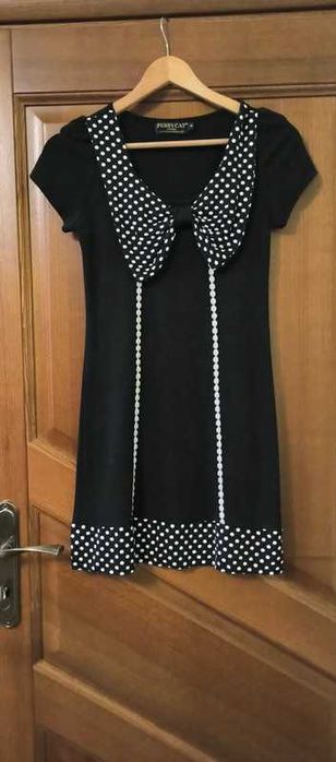 Czarna sukienka retro