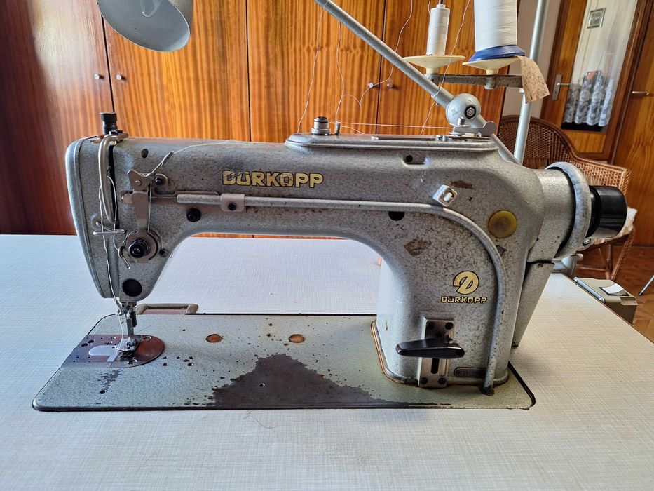 Máquina de costura industrial de ponto corrido da durkopp