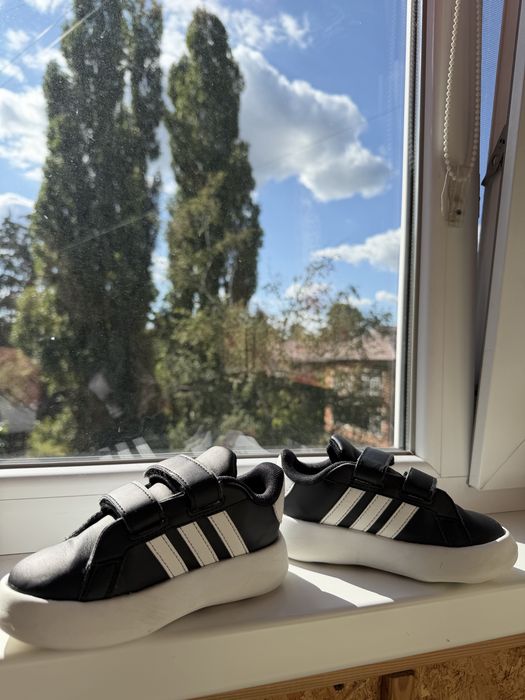 Дитячі кросівки Adidas