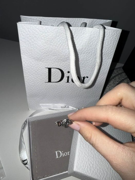 Srebrny pierścionek Dior