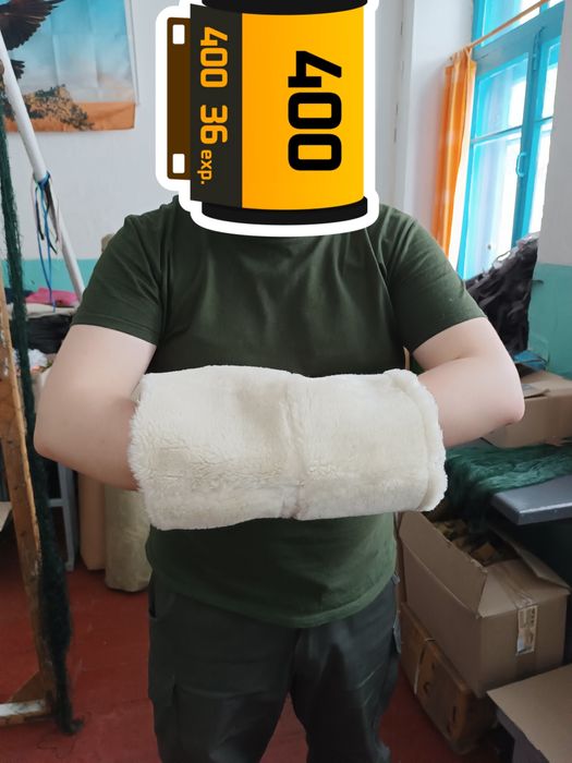 Б/у нитки та в'язані речі під розбір