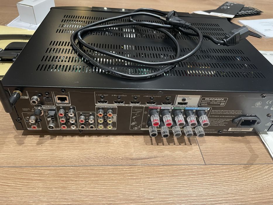 Amplituner marantz