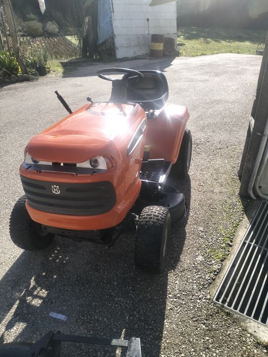 Trator corta relva Husqvarna