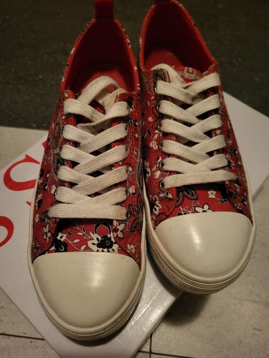 Buty Guess rozmiar 38