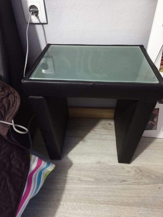 Cama de casal+colchão+mesas de cabeceira