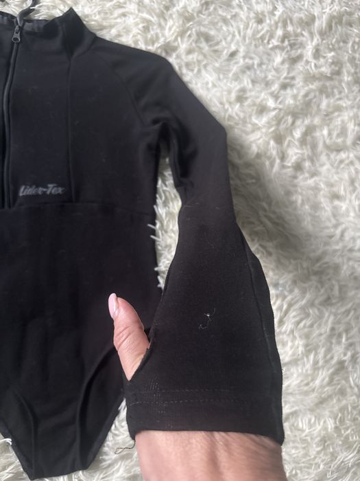 Продам купальник для занять спортом