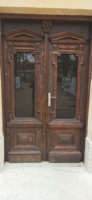 Реставрація дверей,вікон,меблів!