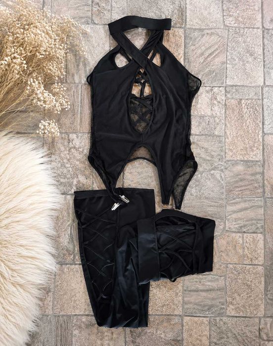 Body z pasem do pończoch + materiałowe pończochy L/40 czarne