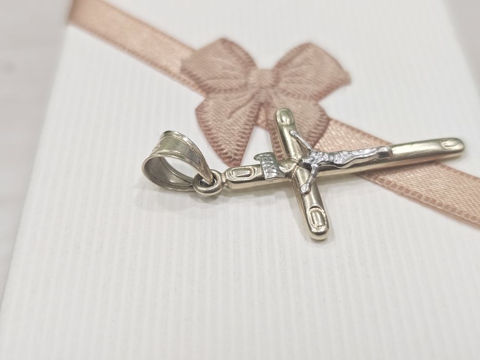 Złoty krzyżyk z wizerunkiem dwa KOLORY ZŁOTA PR 585