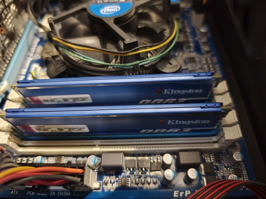 PC GTX 560 TI MSI 1GB 8GB RAM DDR3 Gigabyte 1155 H2 Corsair 450W