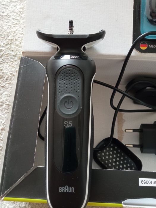 Máquina barbear Braun cabeça NOVA