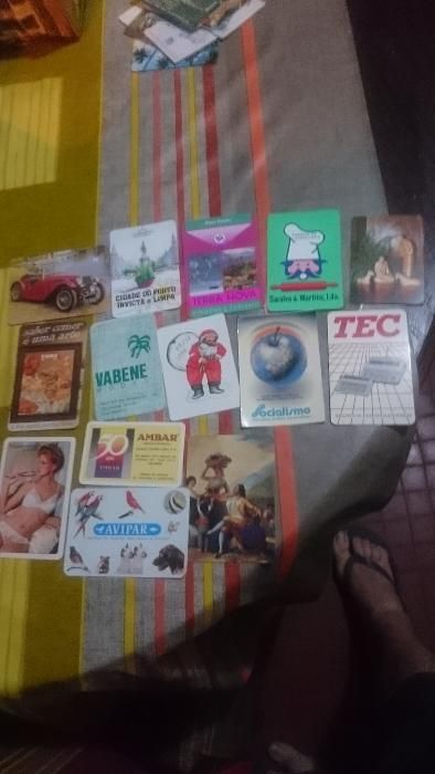 lote de cerca de 150 calendarios