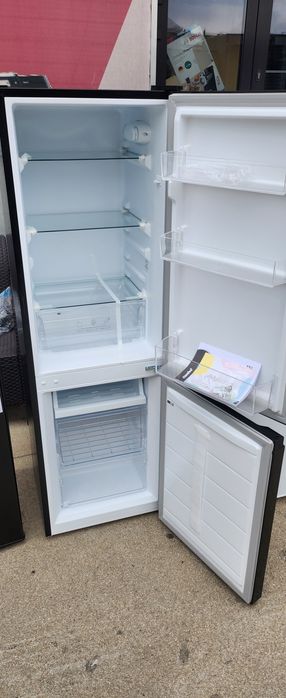 JANKI, ul. WSPÓLNA 6 Lodówka 155cm