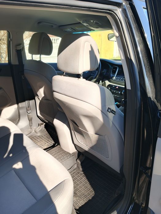 Автомобиль  Hyundai Tucson 2016 2.0