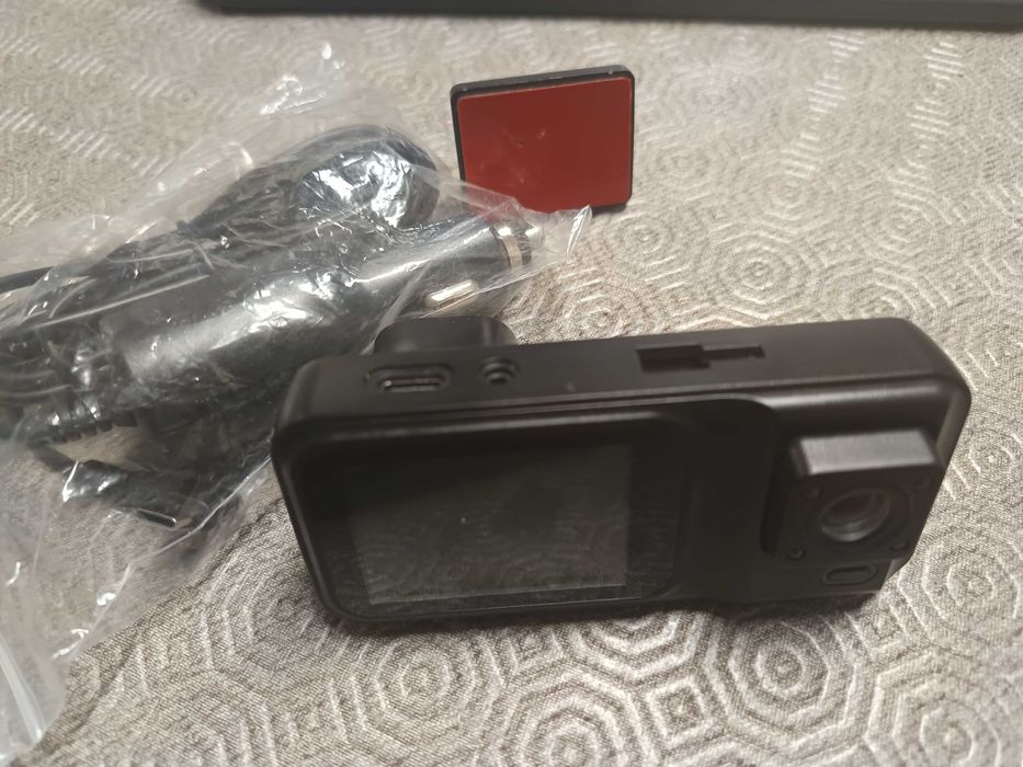 Câmera para interior do carro com lente dupla