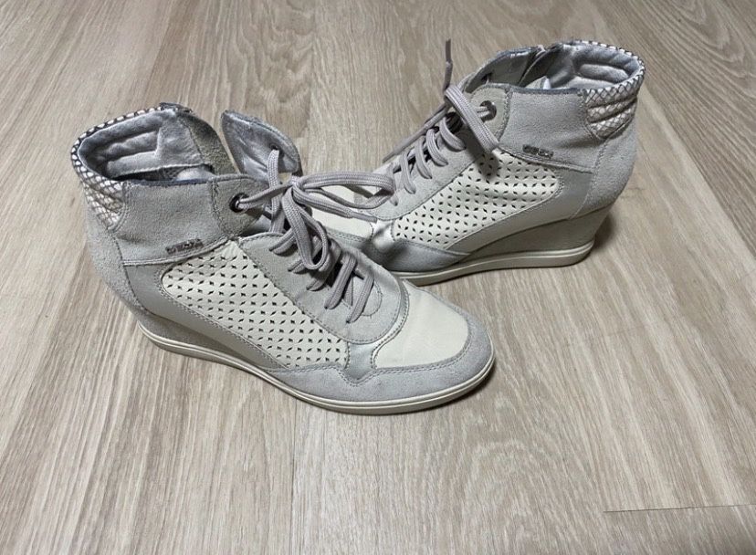 Buty na koturnie Geox