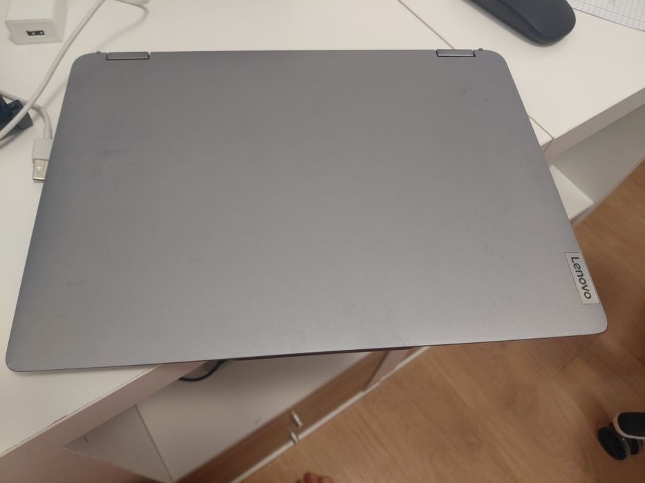 Leonovo Ideapad Flex 5 14ABR8