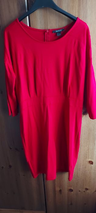 Sukienka czerwona Esmara