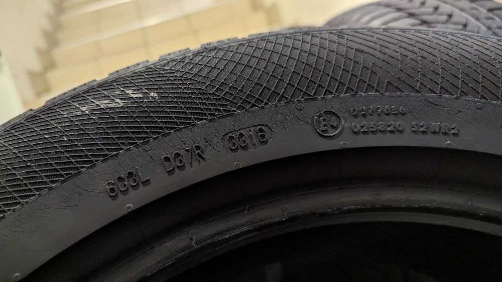 Шини 235/55 R18 100H Continental WinterContact TS850P