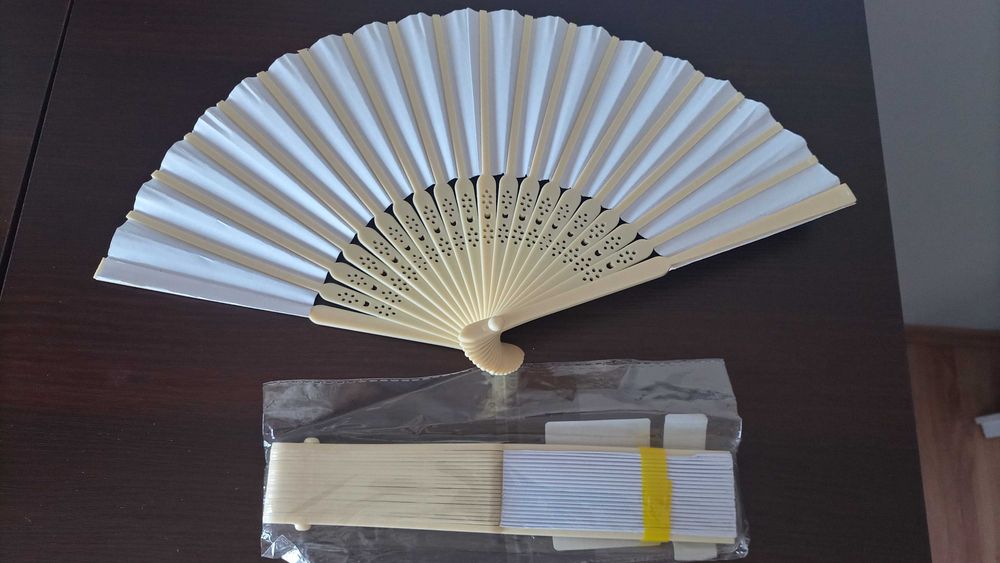 Wachlarze białe papierowe - 2 sztuki