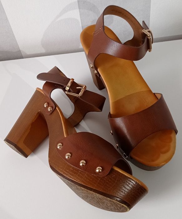 Buty sandały brązowe na słupkowym obcasie Graceland rozmiar 39