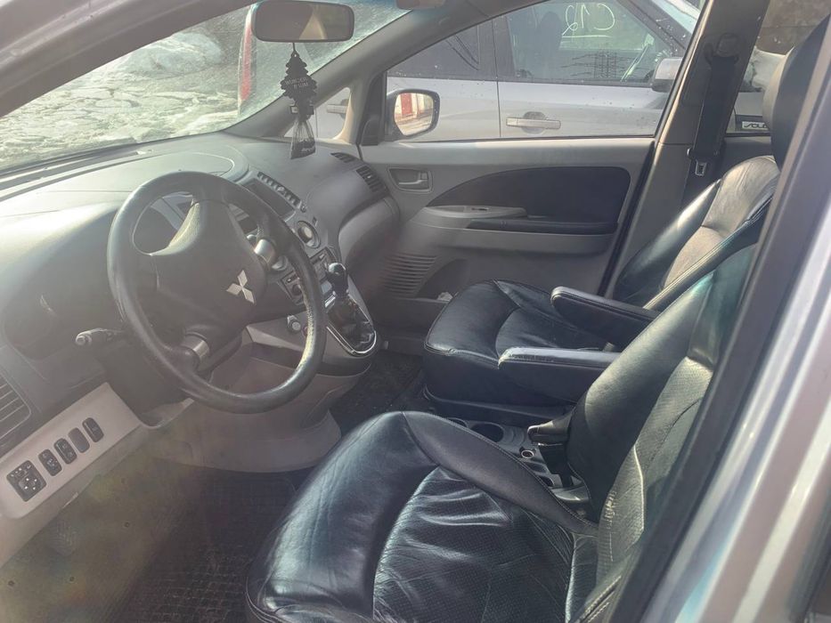 Mitsubishi Grandis 2.0 tdi механика 7 мест дизель