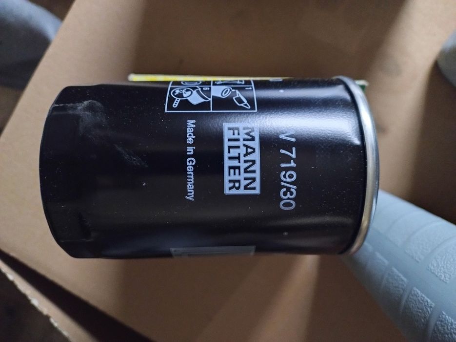 Filtr oleju Audi A4 B6 2.0 Alt