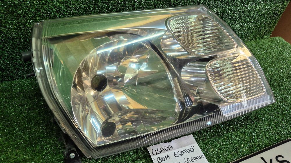 »TOYOTA Hiace Minibus (H100,H200) 08.95-12.12 - Ótica/Farol frente direita usada em bom estado DEPO 212-11N5R-LD-EM