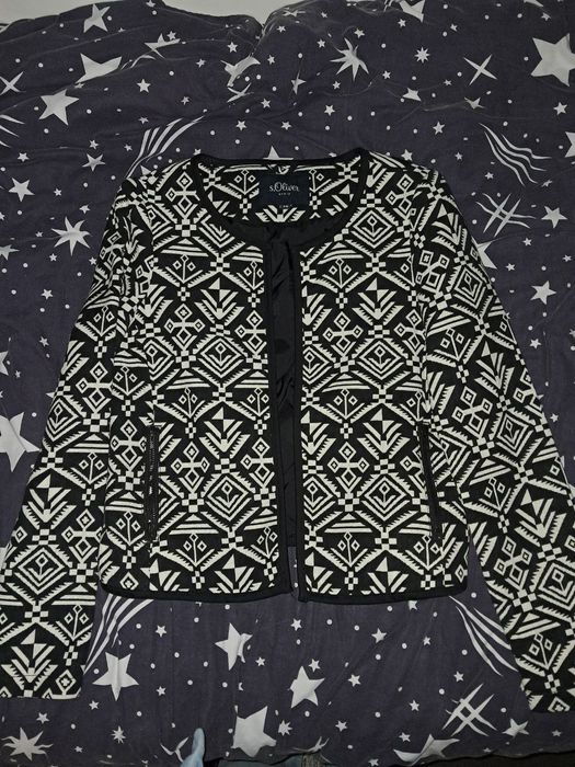 Жіночий кардиган