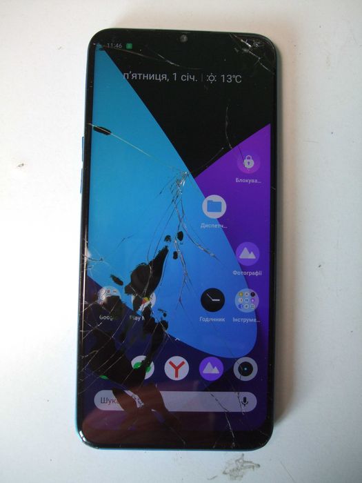Продам мобільний телефон Realme C3