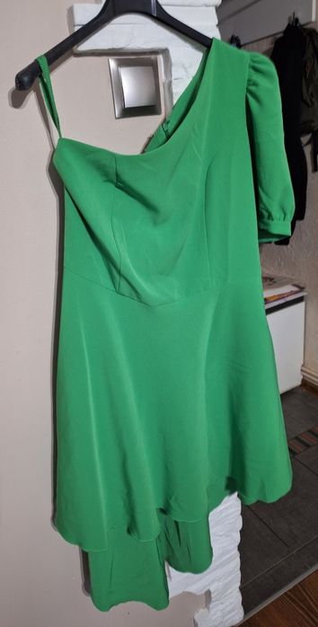 Sukienka asymetryczna zielona jedno ramie