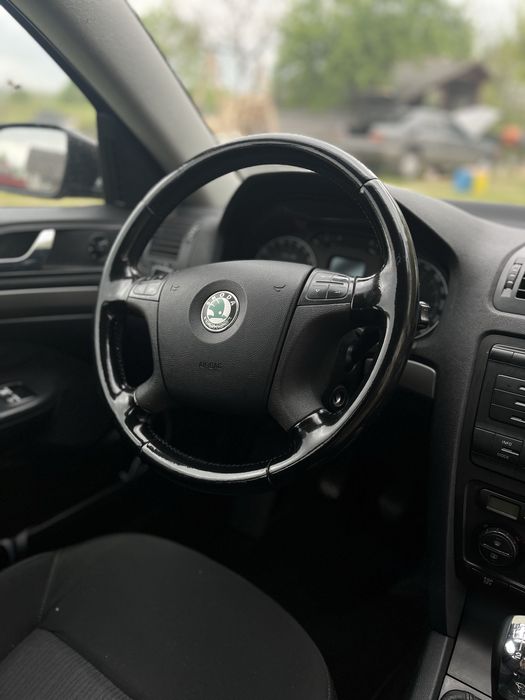 Продаю гарну шкоду! Skoda Octavia a5 1.6 mpi