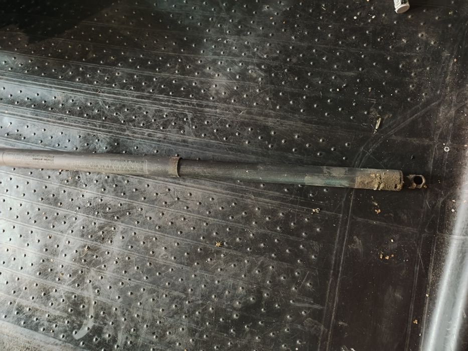 Siłownik hydrauliczny klapy tył opel Vectra c lift kombi