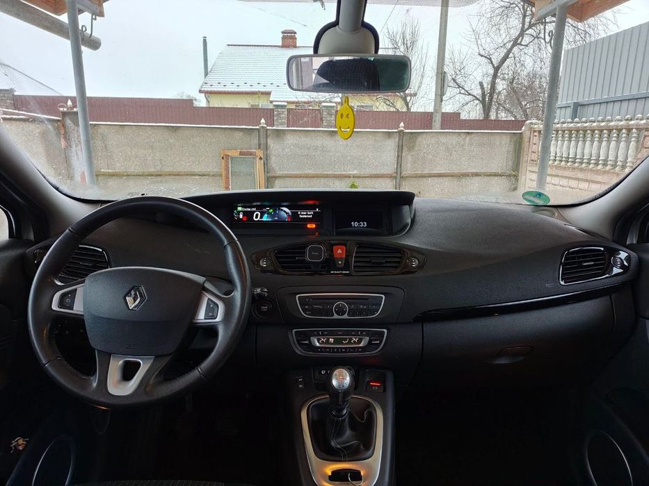 Продам своє авто Рено Сценік 2011 року.