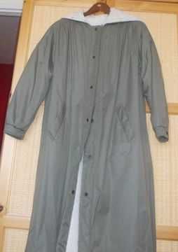 Zielony plaszcz damski