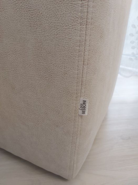 Пуф для спальні, вітальні.