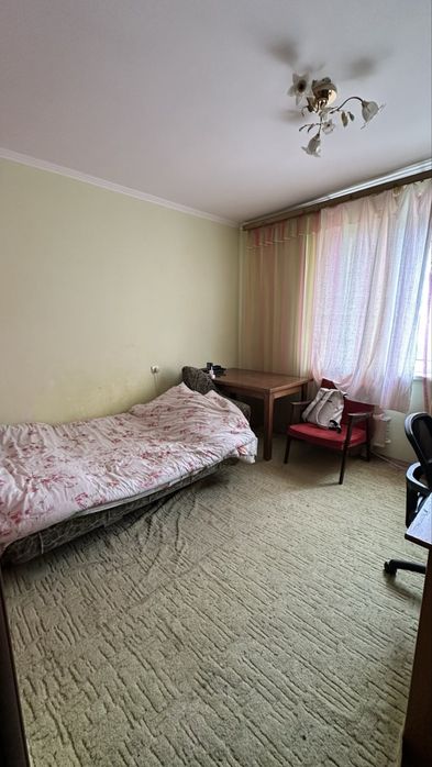 Продаж 4-х кімн квартири вул. Коломийська
