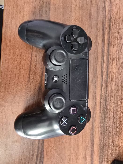Kontroler Dualshock 4 (pad PS4)