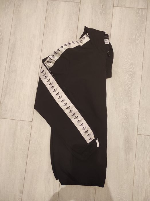 adidas ветровка лампасы