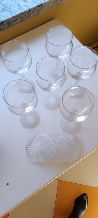 Conjunto de 6 copos e 5 bases cristal445886031484702720