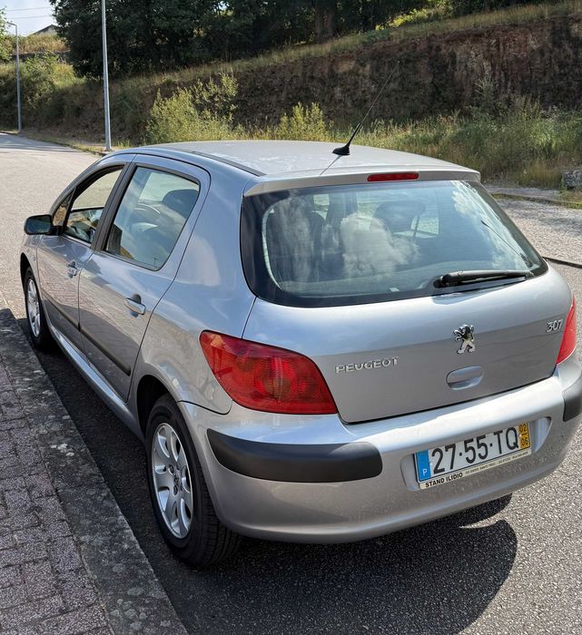 Peugeot 307 1.4 a gasolina de Junho de 2002