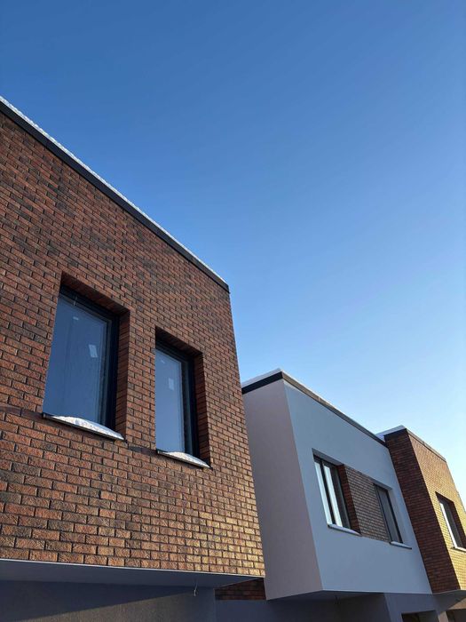 Продається БОКОВИЙ будинок (таунхаус)/Ділянка 2 сотки/Задній двір 90м2