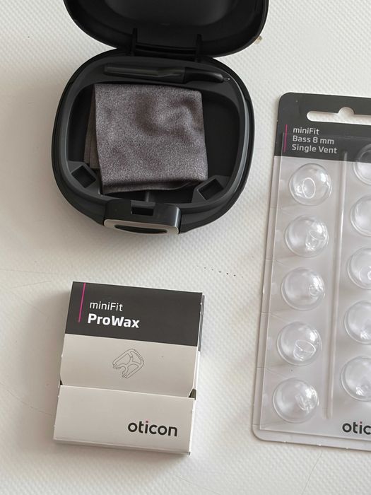 Par de Aparelhos Auditivos Oticon More miniRITE R (Recarregáveis) + Carregador