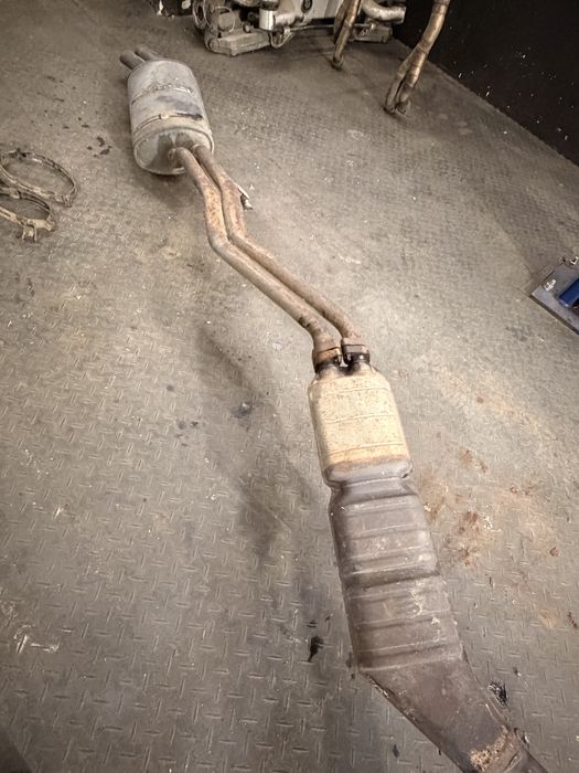 Kompletny wydech układ wydechowy tłumik katalizator BMW E30 325i 2.5i