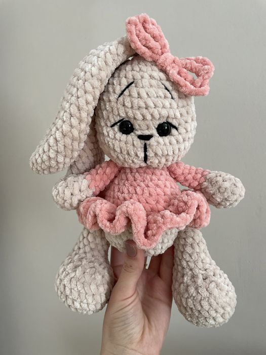 Вʼязані іграшки, вязаний зайчик, мякі іграшки, мʼякий зайчик