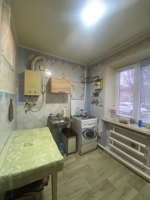 Продам 3к\кв в Центре города.В хорошем,жилом состоянии.Этаж 1\5.